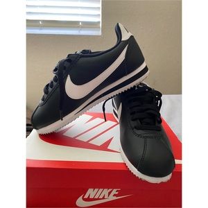 Women Cortez